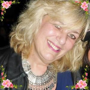 Meet your Posher, Dina